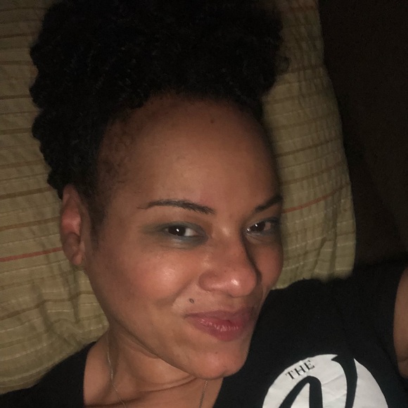 Meet your Posher, The V - Picture 3 of 3